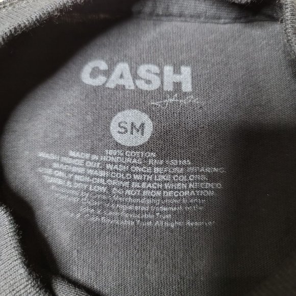 Johnny Cash the man in black mens guitar tee shirt in black small 100% cotton - Picture 4 of 4